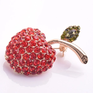Broche pomme rouge exquise avec strass en cristal et feuilles vertes sur base dorée