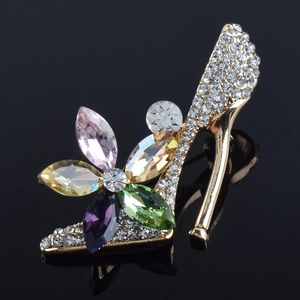 Fashion High Heel Shaped Brooch For Women Gold Alloy Multicolor Rhinestone Flower Pin Elegant Wedding Banquet Jewelry
