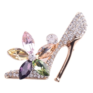 Elegant crystal high heel brooch with colorful gems and gold-plated alloy finish