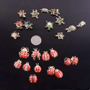 Détails de broches coccinelle et tortue colorées avec placage d'or et cristaux brillants