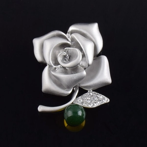Elegant Matte Silver Alloy Rose Flower Brooch With Deep Green Bead Rhinestone Accents Retro Bridal Wedding Jewelry Pin For Women