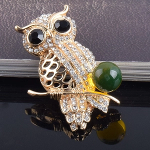 Luxury Alloy Owl Brooch With Shimmering Rhinestone And Resin Bead Vintage Gold Animal Pin For Women Banquet Wedding Accessories