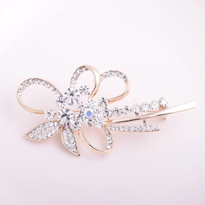 Élégante broche fleur en cristal or rose avec strass brillants pour femmes