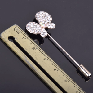 Broche papillon élégante en or rose avec strass blancs et épingle de sûreté de 6cm