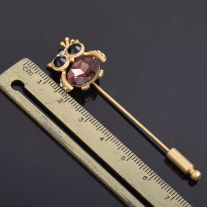 Broche longue hibou dorée vintage avec cristal rouge et strass, mesure de 8 cm