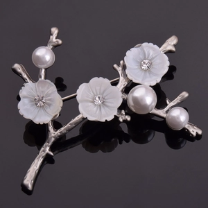 Broche en Alliage de Style Chinois Vintage Avec Fleur de Coquillage Künstliche Perle et Strass Élégante Branche de Prunier Bijoux Femme