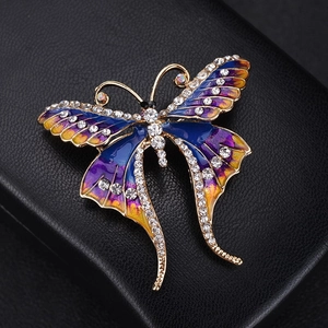 Spilla a farfalla dorata vintage con smalto colorato sfumato e strass brillanti