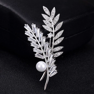 Broche Élégante en Forme de Feuille en Cuivre avec Zircone et Künstliche Perle d'Imitation Broche Épi de Blé pour Femme Bijoux Accessoires Cadeau