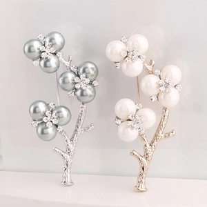 Elegant Alloy Imitation Artificial Pearl Flower Branch Brooch For Women High Grade Rhinestone Botanical Floral Clothing Pin Jewelry Gift