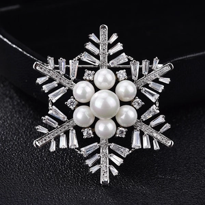 Elegant Snowflake Brooch Copper Zircon Faux Artificial Pearl Pin Silver Plated Winter Christmas Gift Wedding Party Corsage For Women