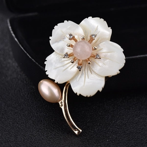 Broche Fleur en Coquillage Élégante pour Femmes Alliage Plaqué Or Épingle en Nacre Avec Pendentif Künstliche Perle Goutte d'Eau Bijoux