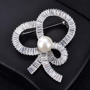 Luxury Bow Brooch Pin With Micro Paved Zirconia And Round Imitation Artificial Pearl Copper Silver Plated For Women Wedding Party
