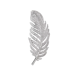 Elegant silver feather brooch with sparkling crystals for women suit decoration