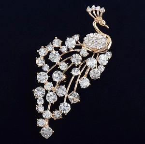Elegant Alloy Peacock Brooch For Women With Sparkling Rhinestone Inlaid Electroplated Gold Fashion Jewelry Accessory Gift