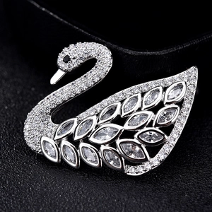 Luxury Silver Tone Zirconia Swan Brooch For Women Pave Rhinestone Animal Corsage Pin Wedding Banquet Dress Accessory