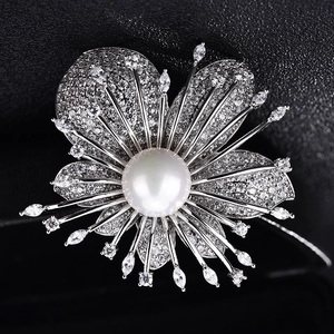 Luxury Silver Color Camellia Flower Leaf Brooch With Large Shell Artificial Pearl Zirconia Inlaid Elegant Wedding Banquet Pins Jewelry