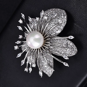 Elegant silver flower leaf brooch with white pearl and sparkling zircon inlay detail