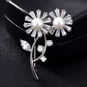 Elegant Silver Plated Copper Double Flower Brooch With White Artificial Pearl And Zircon For Women Fashion Clothing Accessories