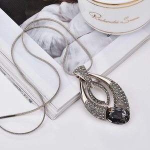 Vintage Hollow Teardrop Pendant Long Sweater Chain For Women Retro Alloy Rhinestone Large Gemstone Fashion Jewelry Gift