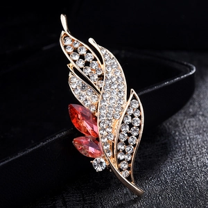 Luxurious Gold Alloy Leaf Brooch For Women Sparkling White Rhinestone Inlaid With Red Gems Elegant Fashion Accessories Gift