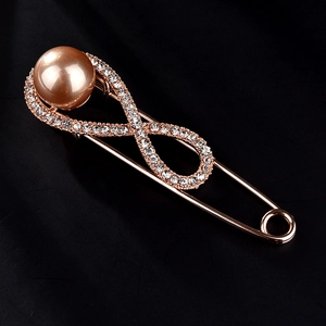 Broche perle infini élégante en or rose avec strass pour chandails et vestes