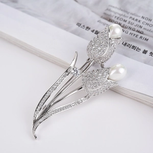 Elegant silver tulip brooch with micro-pave zircons and white pearls for women fashion
