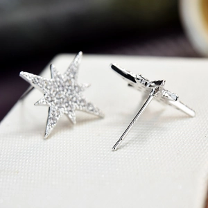 Elegant S925 sterling silver star stud earrings with sparkling white cubic zirconia stones