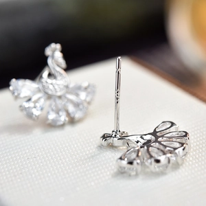 Elegant S925 sterling silver peacock stud earrings with sparkling cubic zirconia stones