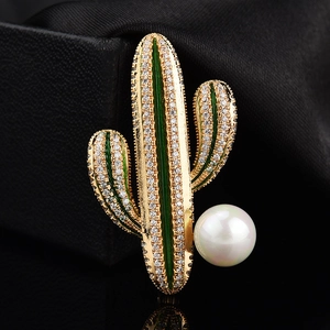 Broche cactus à la mode avec émail vert, cristaux et perle en finition dorée