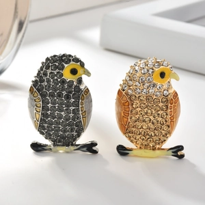 Broches exquises de hibou et de faucon ornées de strass étincelants et d'émail coloré