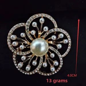 Detailed view of flower brooch showing 4.0cm diameter and 13g weight specifications