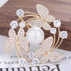 Elegante Spilla in Rame con Zirconia e Perla Artificial Sintetica a Forma di Ghirlanda con Farfalle per Donna Accessori Gioielli di Lusso per Matrimonio