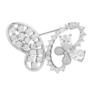 Élégante broche papillon avec pierres en zircone cubique étincelantes sur alliage argenté
