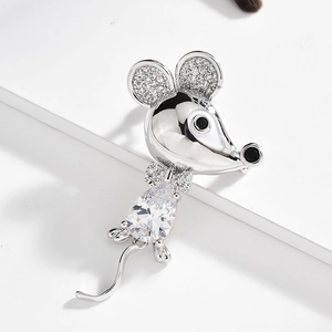 Chic silver mouse brooch with sparkling pear-cut zircon and fine crystal inlay accents