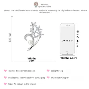 Dettagli dimensioni della spilla a fiore con perle e zirconi e confronto iPhone