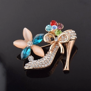 Broche Chaussure à Talon Haut en Alliage avec Strass Œil de Chat Coloré Fleur Nœud Bijoux de Mode pour Femme Fête Banquet Accessoire