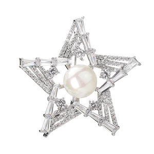 Elegant silver star brooch with center pearl and sparkling cubic zirconia crystals