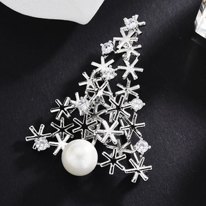 Elegant silver Christmas tree brooch with zircon crystals and white pearl accent