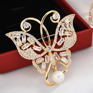Broche Papillon Élégante en Cuivre Avec Zircone Cubique et Pendentif en Künstliche Perle Bijoux pour Femmes Mariage Banquet Fête