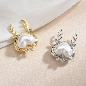 Elegant Magnetic Heart Artificial Pearl Reindeer Antler Brooch For Women Gold Silver Plated Copper Zircon Bowknot Christmas Party Pin