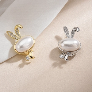 Cute Rabbit Brooch Copper Zircon Imitation Artificial Pearl Magnet Pin Fashion Anti-exposure Buckle Shirt Collar Accessory Jewelry