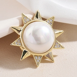 Korean Fashion Sunflower Faux Artificial Pearl Brooch For Women Alloy Rhinestone Sunray Magnet Buckle Anti-exposure Clothes Pin Accessory