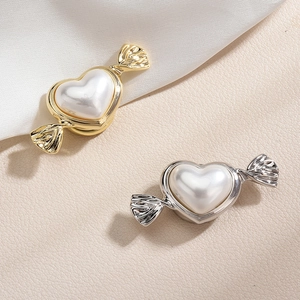 Heart Shaped Faux Artificial Pearl Candy Brooch Magnetic Anti Exposure Pin Electroplated Copper Zirconia Jewelry For Women Shirt Collar