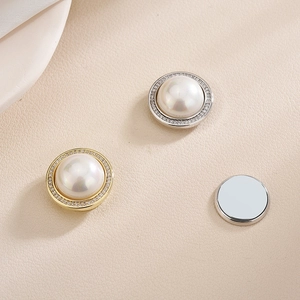 Elegant Round Imitation Artificial Pearl Zirconia Magnetic Brooch Copper Anti-Exposure Pin Shirt Collar Corsage For Women Daily Jewelry
