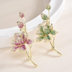 Hochwertige Elegante Zirkonia Blumen Brosche Für Damen Kupfer Pflanzen Anstecknadel Für Hochzeit Party Anzug Jacke Schmuck Geschenk