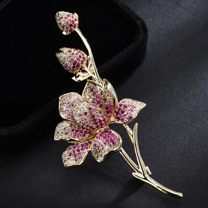 Eleganter goldener Blumen-Brosche mit lila und weißen Zirkonia-Steinen für Damen