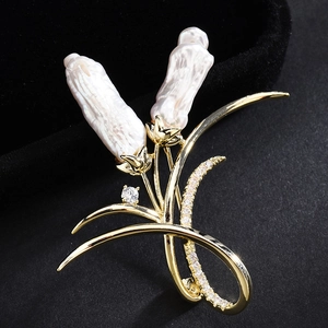 High-end Baroque Freshwater Pearl Flower Brooch With Zircon Copper Gold Plated Corsage For Women Fashion Accessories