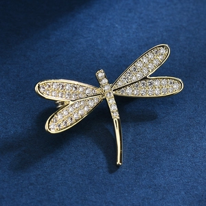 Exquisite Kupfer Libelle Brosche Für Damen Nische Mode Zirkonia Eingelegt Tier Pin High End Elegante Kleidung Accessoire Geschenk