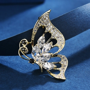 Élégante Broche Papillon en Cuivre Avec Sertissage de Strass Haute Couture Épingle de Corsage d'Animal Pour Bijoux de Mariage Femme