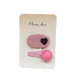 Set aus rosa Blumen-Haarspangen für Mädchen mit Herzknopf und Pompons im Set